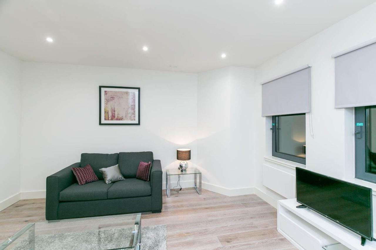 Deluxe Apartments By Heathrow 하몬드스워스 외부 사진