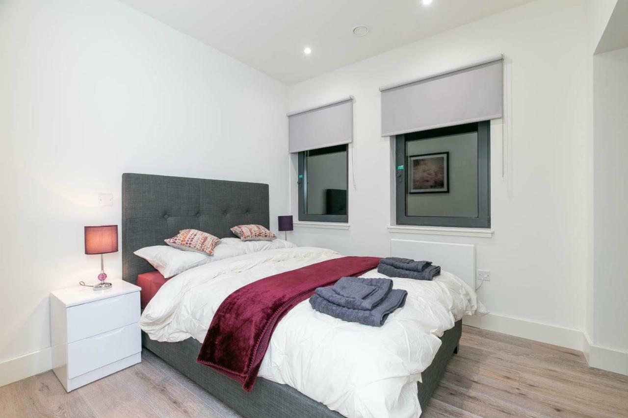 Deluxe Apartments By Heathrow 하몬드스워스 외부 사진