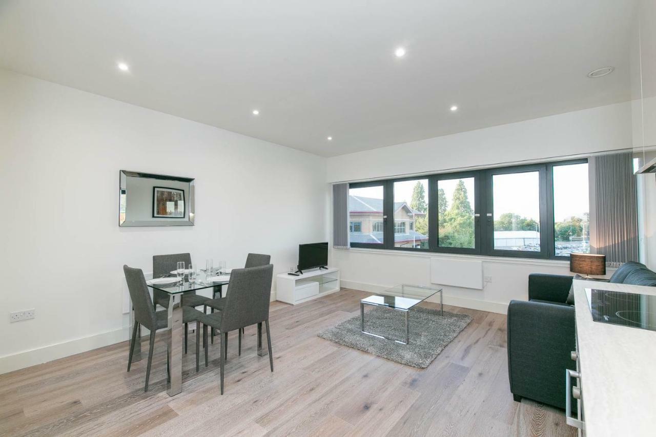Deluxe Apartments By Heathrow 하몬드스워스 외부 사진