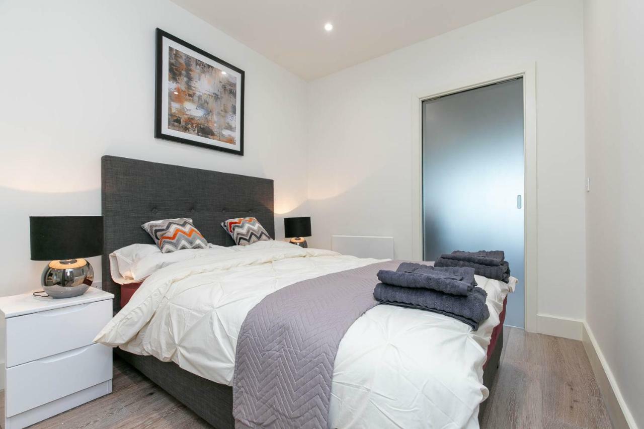 Deluxe Apartments By Heathrow 하몬드스워스 외부 사진