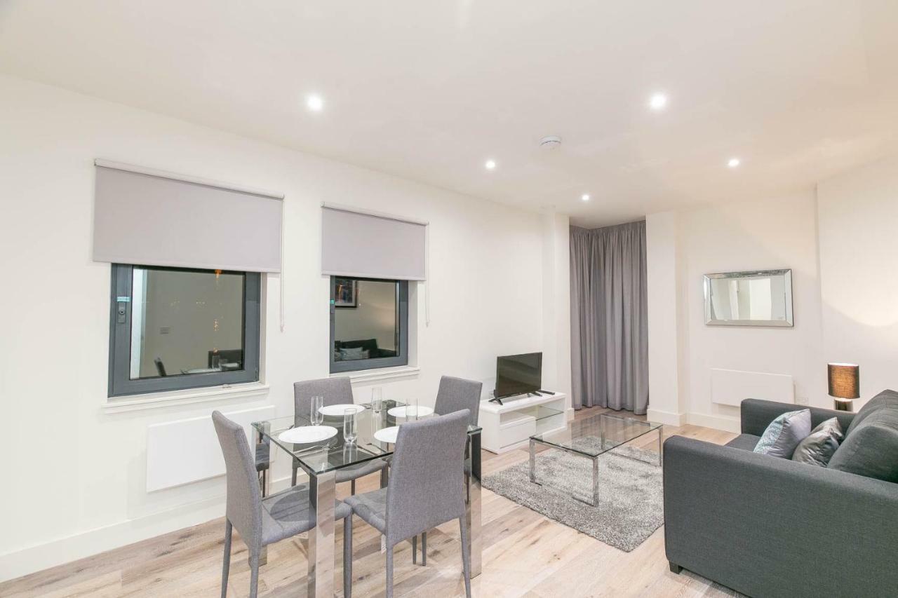 Deluxe Apartments By Heathrow 하몬드스워스 외부 사진