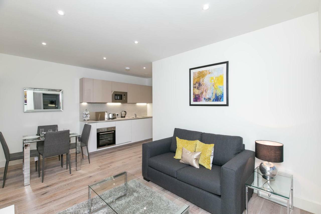Deluxe Apartments By Heathrow 하몬드스워스 외부 사진