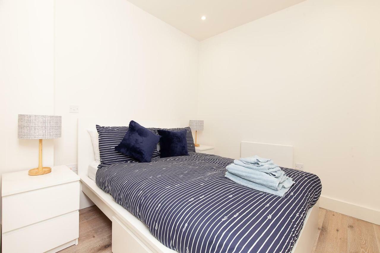 Deluxe Apartments By Heathrow 하몬드스워스 외부 사진