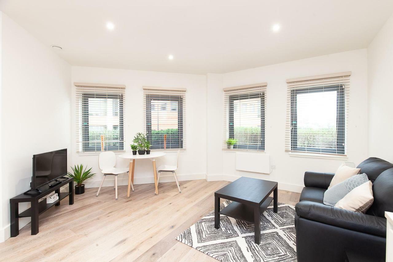 Deluxe Apartments By Heathrow 하몬드스워스 외부 사진