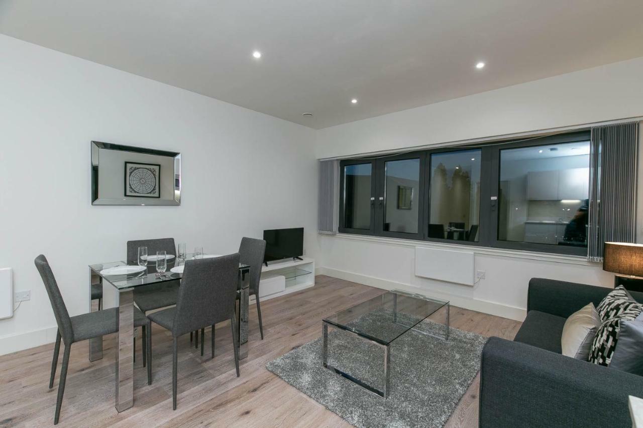 Deluxe Apartments By Heathrow 하몬드스워스 외부 사진