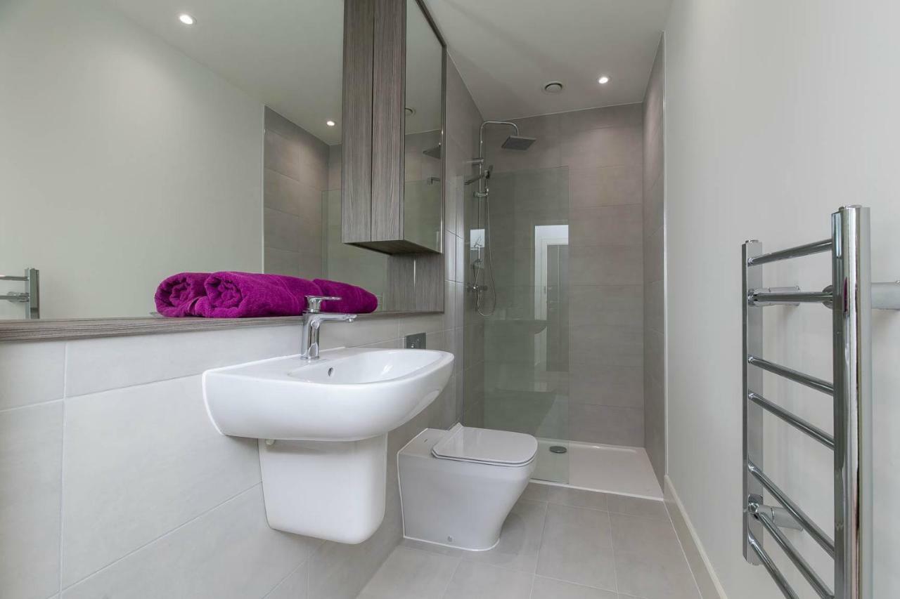 Deluxe Apartments By Heathrow 하몬드스워스 외부 사진