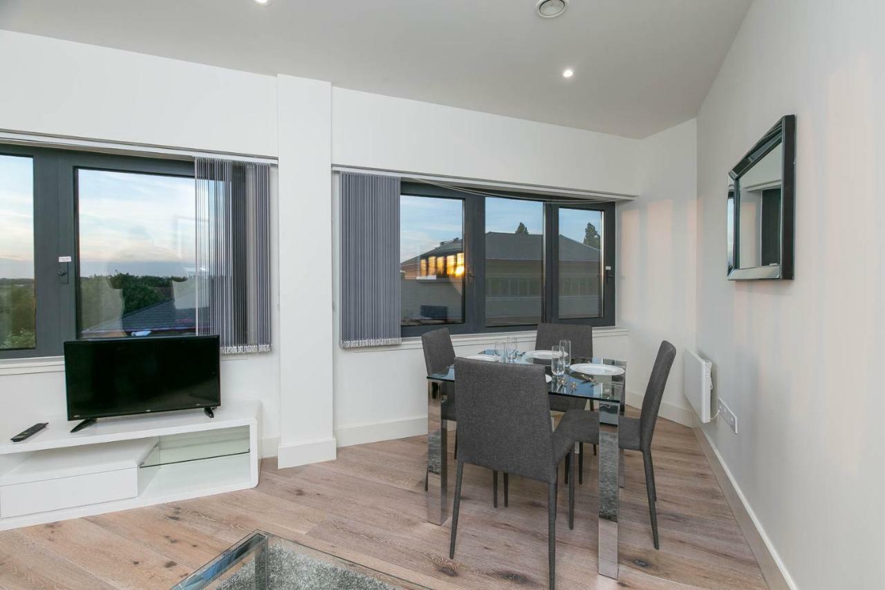 Deluxe Apartments By Heathrow 하몬드스워스 외부 사진