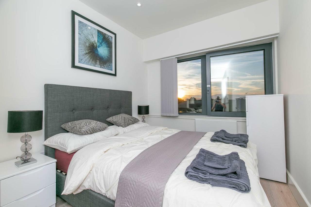 Deluxe Apartments By Heathrow 하몬드스워스 외부 사진