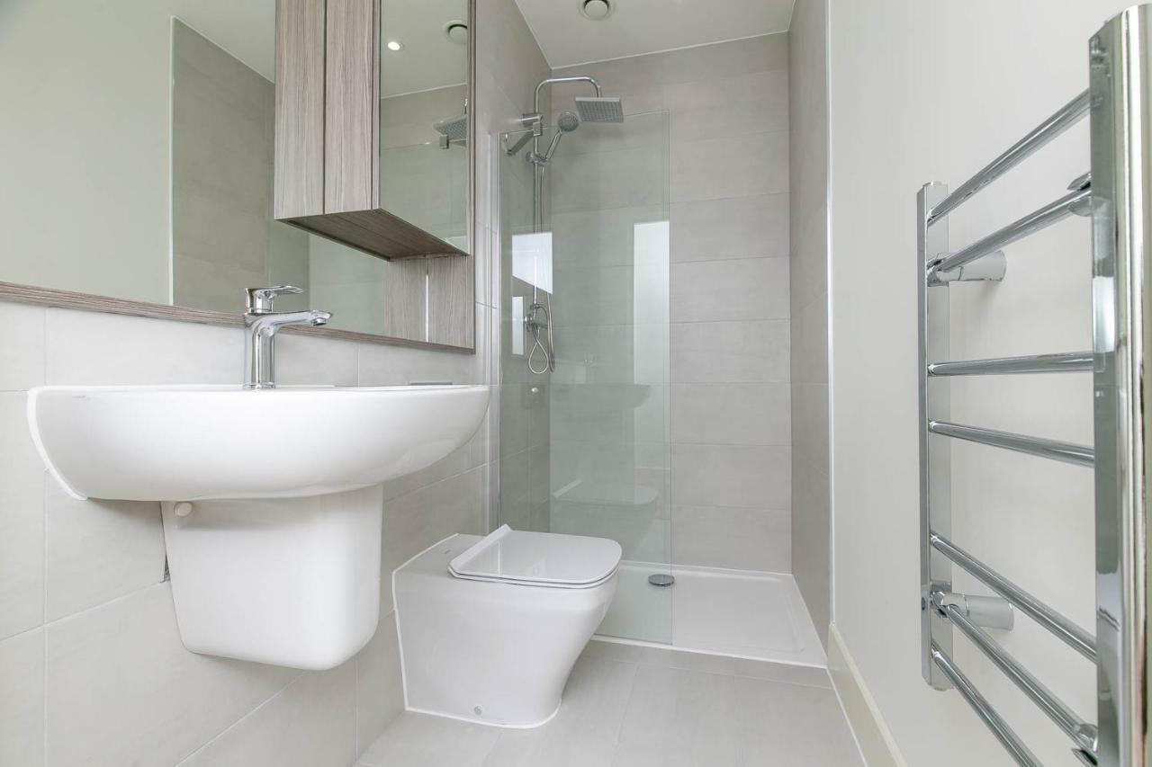 Deluxe Apartments By Heathrow 하몬드스워스 외부 사진