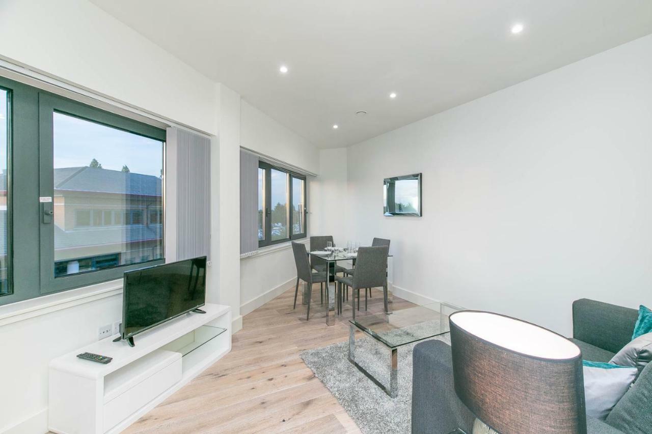 Deluxe Apartments By Heathrow 하몬드스워스 외부 사진