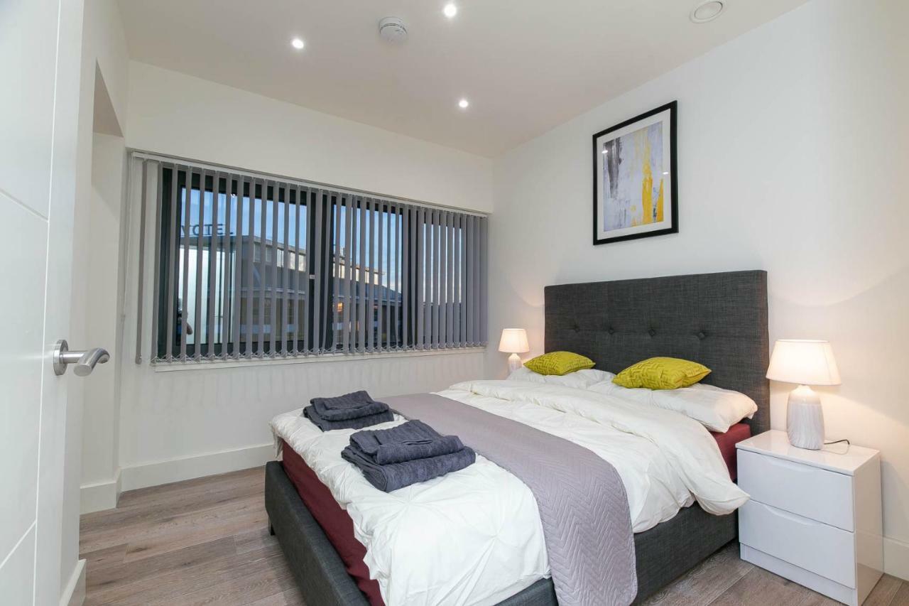 Deluxe Apartments By Heathrow 하몬드스워스 외부 사진